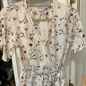 Brand New Sienna Sky White Floral Blouse